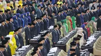 Pimpinan DPR sementara yang terdiri dari anggota DPR termuda dan tertua. (Liputan6.com/Angga Yuniar)