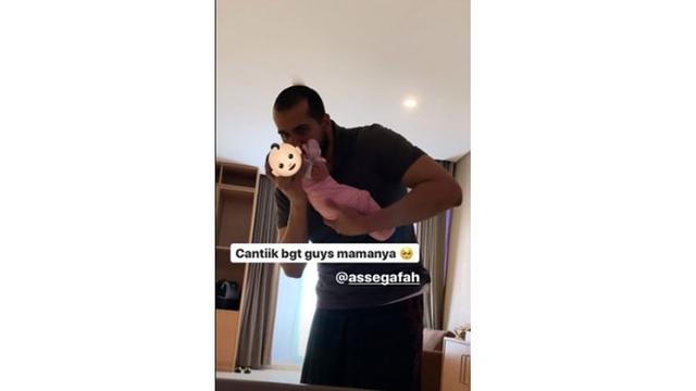 6 Potret Terbaru Tasya Farasya Usai Melahirkan, Wajah Bayi Bikin Penasaran