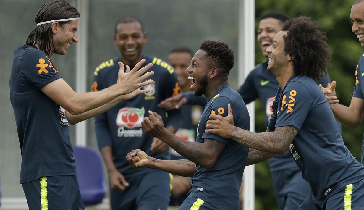 Foto Bintang Baru Manchester United Cedera Saat Latihan Timnas Brasil