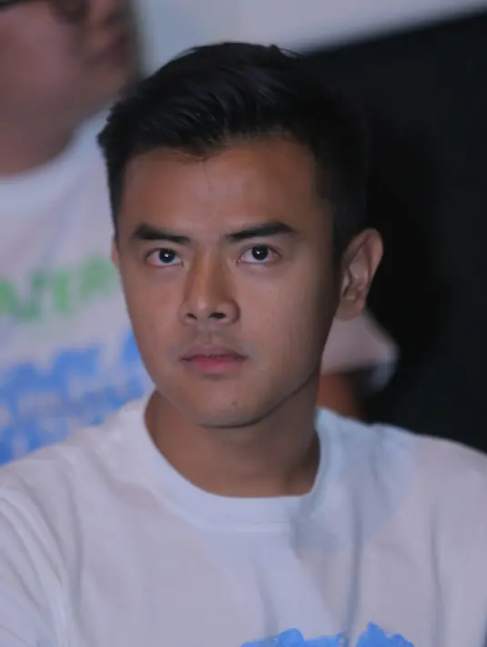 "Kesulitan adegan dari semua adegan adalah ketika scene yang hujan-hujanan, dingin setengah mati, 4 derajat. Ditambah hujan buatan," kata Dion Wiyoko. (Andy Masela/Bintang.com)