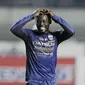 Gelandang Persib Bandung, Michael Essien, saat pertandingan melawan PSM Makassar pada laga lanjutan Liga 1 di Stadion GBLA, Bandung, Rabu, (5/7/2017). (Bola.com/M Iqbal Ichsan)