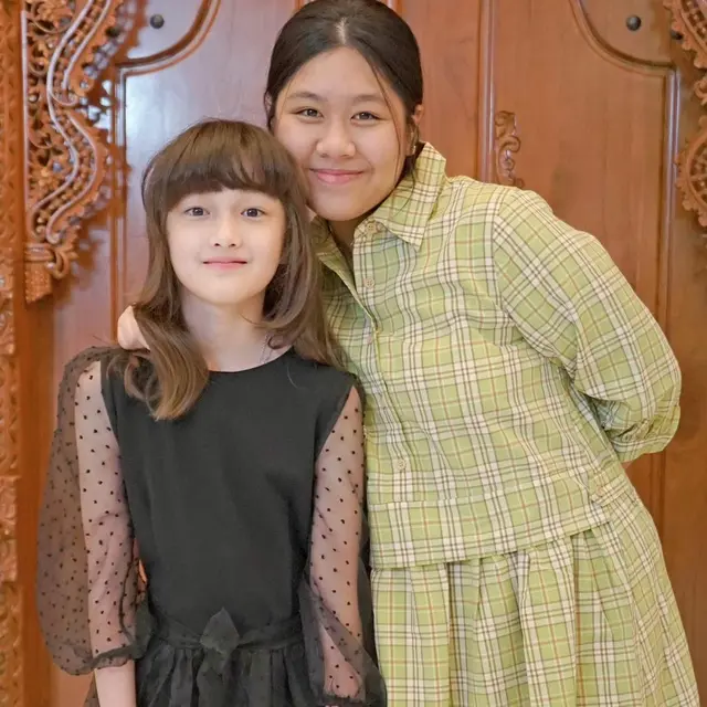 6 Potret Amel Anak Ussy Sulistiawaty yang Beranjak Remaja, Kini Genap 17 Tahun