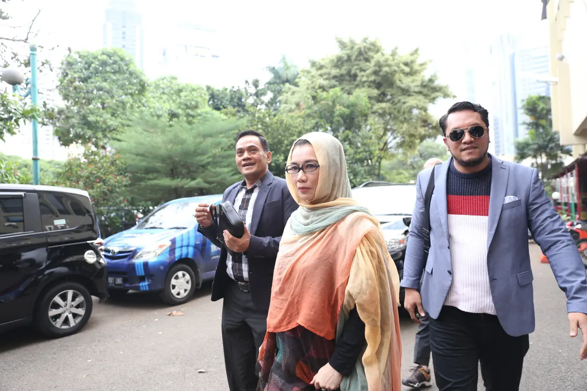 [Bintang] Reza Artamevia dan kuasa hukum