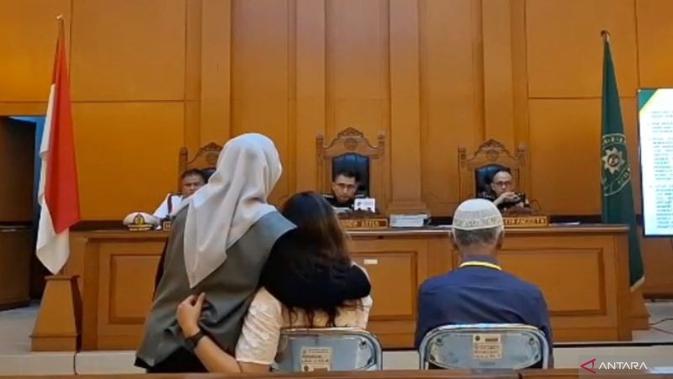 Doa Anak Kacab Bank Bikin Haru Ruang Sidang: Boleh Ayah ke Sini Sebentar