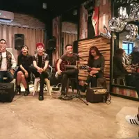 Pasca Ungu merilis single terbaru, Enda dan Onci juga merayakan ulang tahun band mereka, Volmax. (Riswinanti Permatasari/Bintang.com)