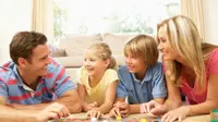 Waktu yang sempit bukan berarti merenggangkan hubungan orangtua dan anak, dengan 4 langkah ini orangtua tetap mampu ciptakan momen bersama