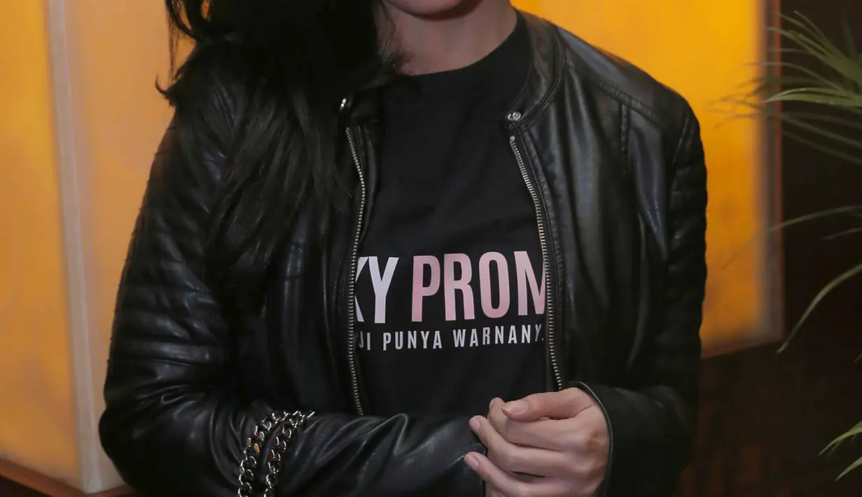 "Di sini saya banyak belajar pendalaman karakter dan juga karakter kehidupan. Gak cuman pikirin diri sendiri jadi bisa merasakan kehidupan orang lain juga," tukas Dea. (Andy Masela/Bintang.com)