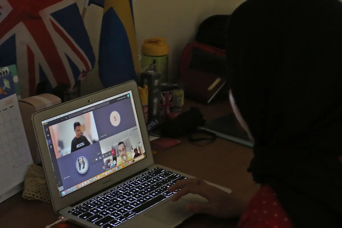 Potret Para Karyawan Saat Work From Home
