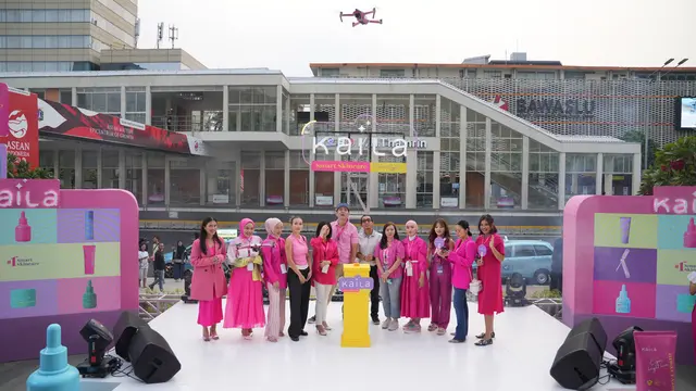 Kaila juga mengadakan atraksi drone