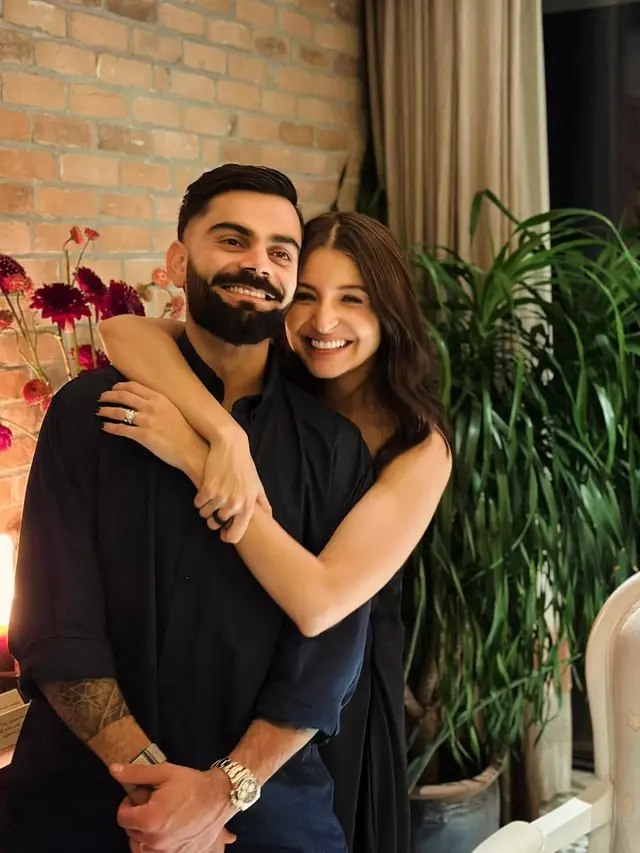 Nikahi Atlet Kriket, Ini 6 Potret Mesra Anushka Sharma dan Virat Kohli