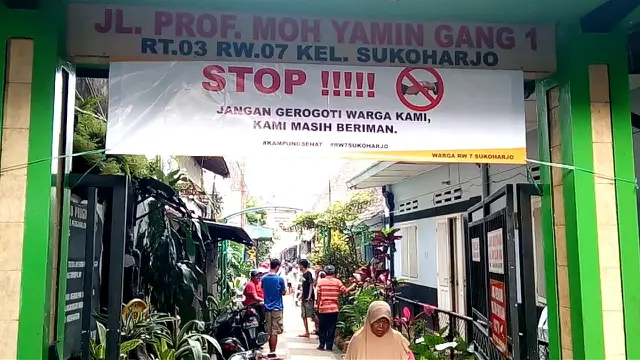 Poster sampai Kamera Pengawas Siap Tangkap Pelaku Politik Uang Kampung Sukoharjo Malang