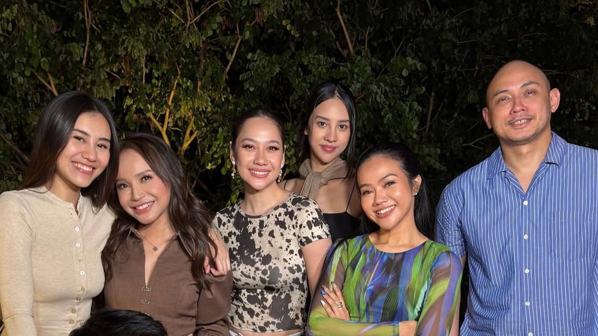 Sederet Gaya Artis Rayakan Ulang Tahun Sederhana Yura Yunita ke-35 dari Aaliyah Massaid, Luna Maya, Hingga Yuki Kato