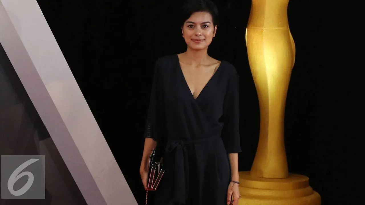 Berambut Pendek, Eva Celia Dipuji Mirip Emma Watson 