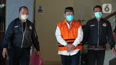 Mantan Bupati Sidoarjo Saiful Ilah usai diperiksa di Gedung Merah Putih KPK, Jakarta, Selasa (7/3/2023). Saiful Ilah kembali ditahan KPK dalam kasus suap gratifikasi pemerintahan Kabupaten Sidoarjo, Jawa Timur. (Liputan6.com/Faizal Fanani)