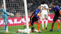 Pemain Inter Milan, Lautaro Martinez, berselebrasi setelah mencetak gol ke gawang Pisa dalam laga giornata 22 Serie A Liga Italia, Sabtu (24/1/2026) dini hari WIB. (AP Photo/Luca Bruno)