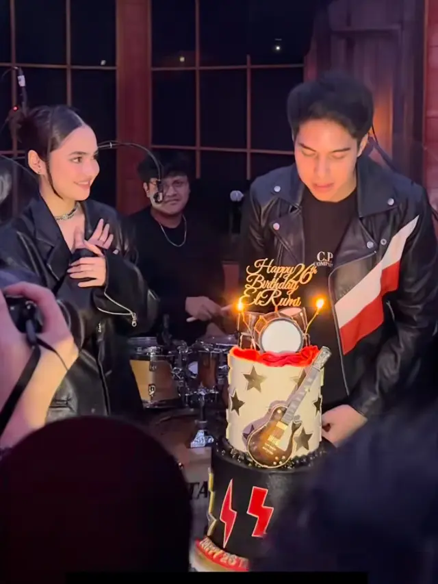 Syifa Hadju saat Berikan Kejutan Ulang Tahun El Rumi di Usia 26 Tahun