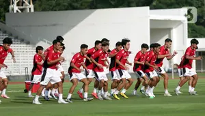 Tim Nasional (Timnas) Indonesia U-23 menggelar sesi latihan terbuka di Stadion Madya, Kompleks Gelora Bung Karno, Senayan, Jakarta, pada Senin (23/6/2025) petang. (Liputan6.com/Helmi Fithriansyah)