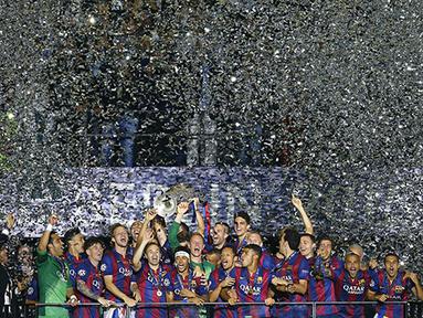 Selebrasi juara pemain Barcelona usai mengalahkan Juventus di pentas Liga Champions dengan skor 3-1. (REUTERS/ Darren Staples)