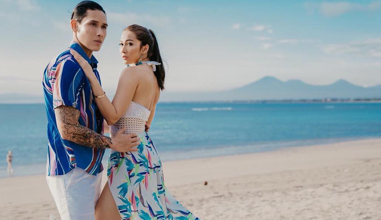 Selain Jennifer Bachdim, Andrea Dian pun hobi berolahraga demi menjaga bentuk tubuhnya agar tetap ideal. Istri dari Ganindra Bimo ini juga tak jarang mengunggah foto dirinya berbusana seksi. (Liputan6.com/IG/andreadianbimo)