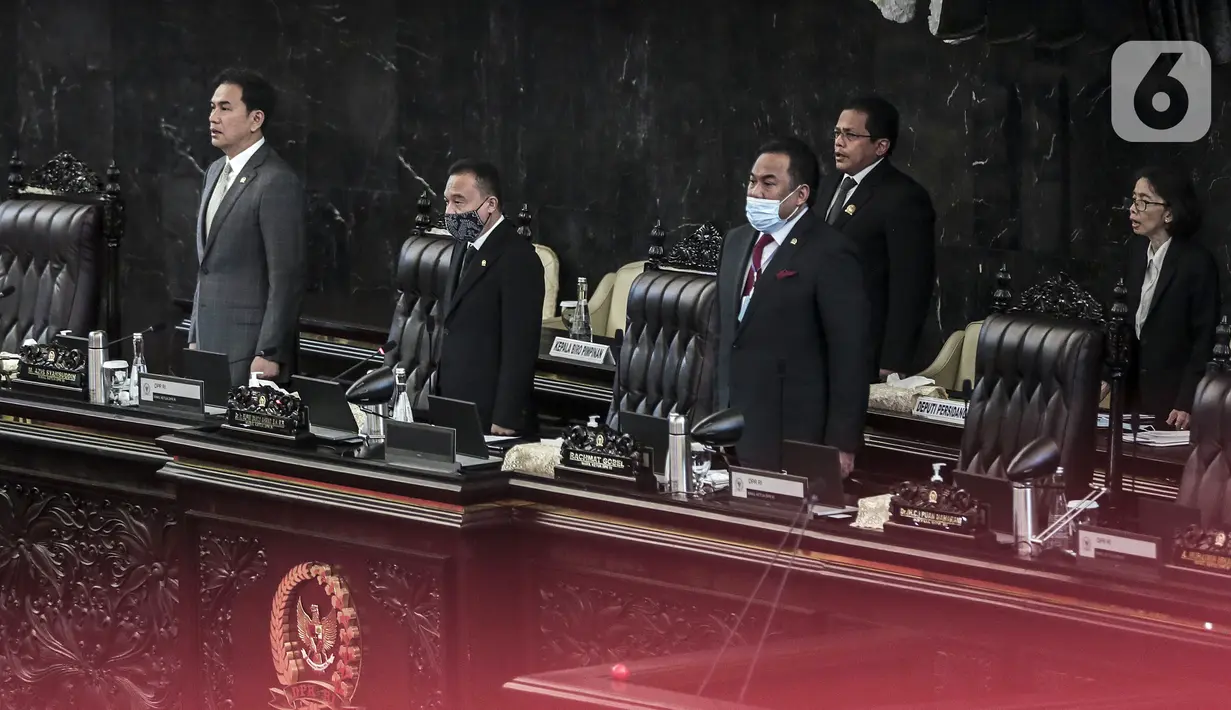 Tiga Wakil Ketua DPR RI Sufmi Dasco Ahmad, Azis Syamsuddin, dan Rachmad Gobel memimpin jalannya Rapat Paripurna ke-18 Masa Persidangan IV 2019-2020 di Kompleks Parlemen, Jakarta, Selasa (14/7/2020). DPR mengesahkan RUU tentang Perppu Pilkada menjadi UU. (Liputan6.com/Johan Tallo)
