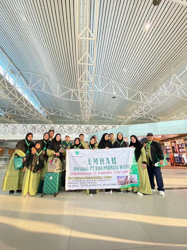 7 Momen Putri Isnari Jalani Umroh, Penampilan Bercadarnya Curi Perhatian