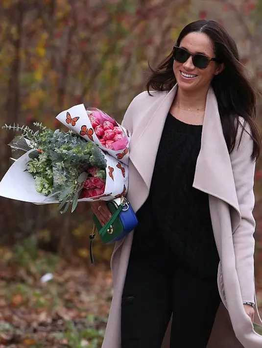 Seperti yang dilaporkan dailymail.com, hampir setiap wanita selalu menginginkan kehadiran seseorang di sisinya dan dapat dijadikan teman untuk berbagi. Namun hal ini tidak untuk Meghan. (doc.dailymail.com)