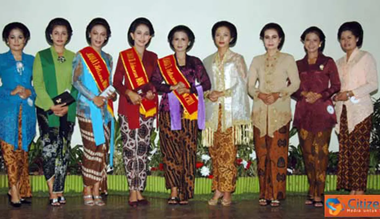 Citizen6, Jakarta: Lomba keluwesan TNI diikuti 9 peserta dari Perwira dan Bintara dari Korps Wanita TNI Angkatan Darat (Kowad), Korps Wanita TNI Angkatan Laut (Kowal) dan Wanita TNI Angkatan Udara (Wara). (Pengirim: Badarudin Bakri Badar)