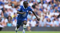 Chelsea kembali tanpa N'Golo Kante saat menghadapi tuan rumah AC Milan pada matchday keempat Grup E Liga Champions di Stadion San Siro, Milan, Italia, Rabu (12/10/2022) dini hari WIB. Kante masih mengalami cedera hamstring. (Glyn KIRK / AFP)