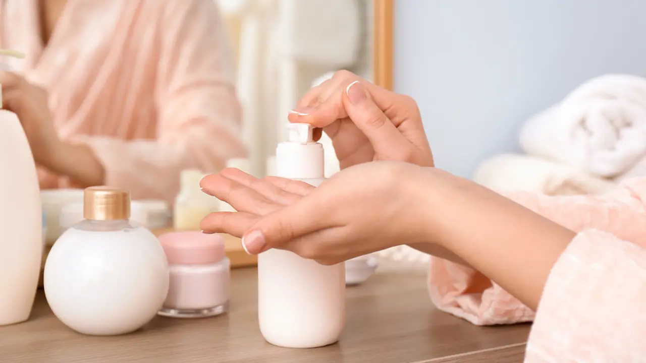 Tips Perawatan Kulit Tangan agar Tetap Halus, Bebas dari Kondisi Kering dan Pecah-pecah!