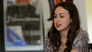 Meski kini usianya sudah mencapai kepala tiga, Rianti Cartwright tetap terlihat awet muda saat ditemui di kawasan Jakarta barat, Rabu, (6/5/2015). (Liputan6.com/Faisal R Syam)