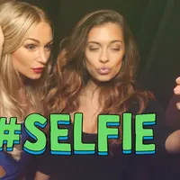Gaya selfie kamu ternyata juga bisa mencerminkan karakter kamu yang sebenarnya. (Foto: YouTube.com)