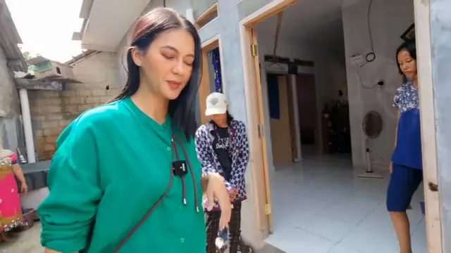 [Fimela] Paula Verhoevenn sambangi rumah Bonge