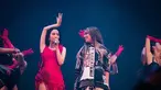 Penampilan Jisoo dan Camila saat membawakan lagu "Liar". (Foto: Instagram: sooyaaa__)