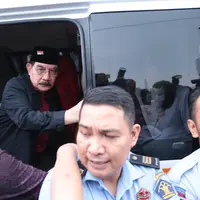 Meskipun sudah bebas bersyarat, Antasari Azhar mengaku bahwa kini dirinya berharap bisa mendapatkan status bebas murni. (Bintang.com/Adrian Putra)