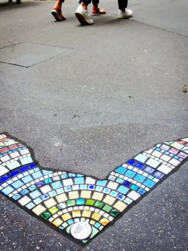 7 Karya Seni Mosaik di Lubang Jalanan dan Tembok Ini Curi Perhatian