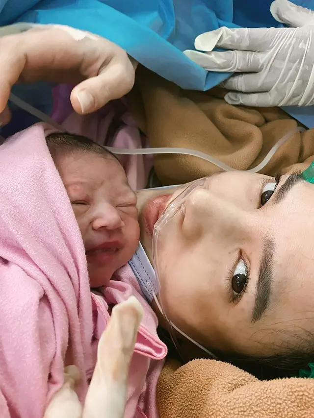 Melahirkan Anak Kedua, Ini 6 Potret Perjalanan Kehamilan Alice Norin