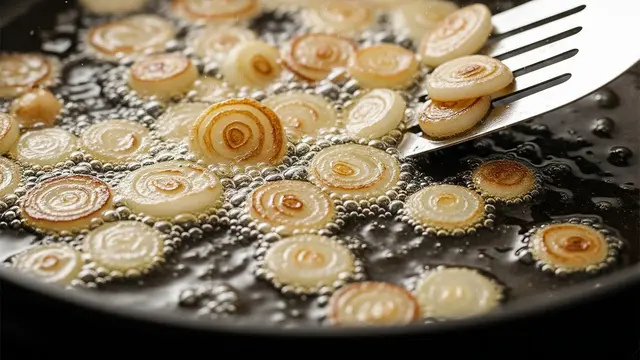 Ilustrasi Bawang Goreng.