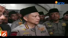 Kapolri menambahkan, meski berhasil menangkap tiga terduga teroris jaringan Sibolga, hingga Selasa malam Tim Densus masih melakukan negosiasi dengan istri salah satu terduga teroris yang terus bertahan di rumahnya bersama tiga anaknya.
