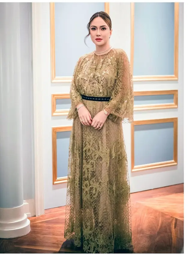 Model Gamis Shandy Aulia di Ultah ke-70 Sang Ayah, Pancarkan Toleransi Keluarga