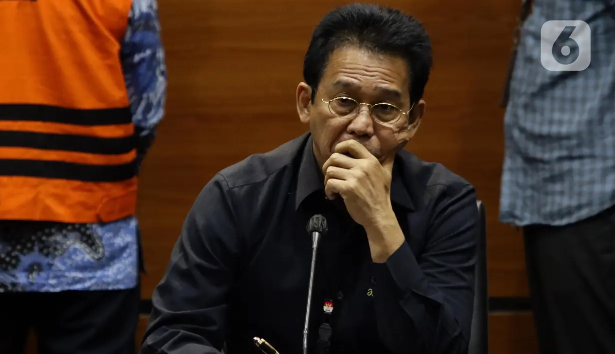 Wakil Ketua Komisi Pemberantasan Korupsi (KPK), Johanes Tanak saat menyampaikan rilis penahanan Hakim Agung, Gazalba Saleh di Gedung Merah Putih KPK, Jakarta, Kamis (8/12/2022). Gazalba Saleh ditahan usai penyidik melakukan pemeriksaan. Gazalba ditahan di Rumah Tahanan (Rutan) KPK Pomdam Jaya, Jakarta Selatan, selama 20 hari ke depan. (Liputan6.com/Helmi Fithriansyah)