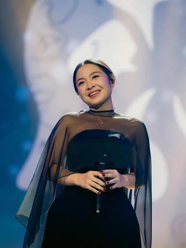 Tampilan Menawan Para Musisi Wanita Hadiri Acara Spotify.