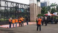 Massa aksi Demo Buruh May Day Fiesta akan mengadakan unjuk rasa di depan Gedung DPR MPR dan Gelora Bung Karno (GBK) Senayan, Jakarta, hari ini Sabtu (14/5/2022). (Nanda Perdana)