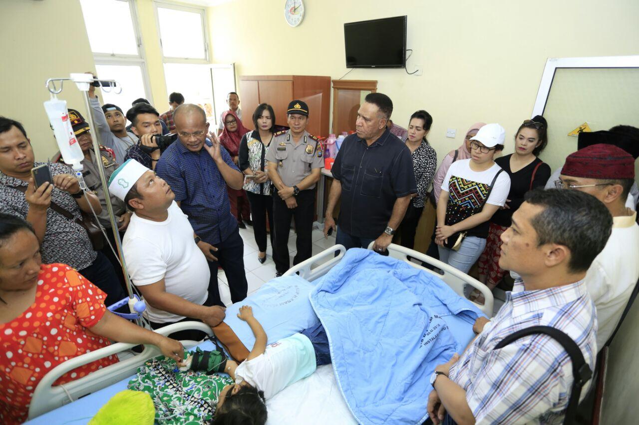 Kapolda Sumut motivasi bocah yang ditanam ayahnya hidup-hidup. Foto: (Reza Efendi/Liputan6.com)