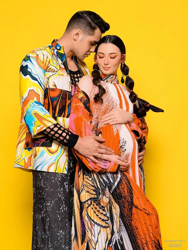 6 Potret Maternity Shoot Asmirandah dengan Tema 'Colorful', Jadi Konsep Terakhir