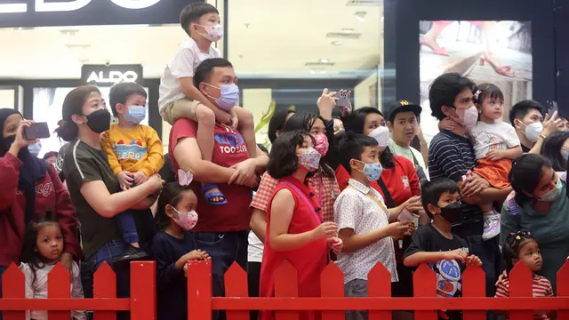 Tahun Baru Imlek, Atraksi Barongsai Tonggak Hibur Pengunjung Mall