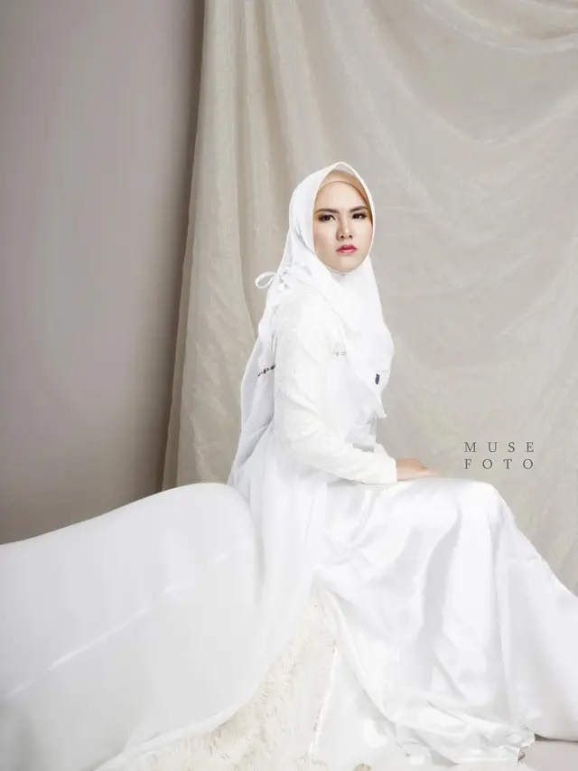 Akui Nyaman Berhijab, Ini 6 Potret Terbaru Evelyn Nada Anjani
