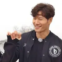 Kim Jong Kook menjawab rasa penasaran publik tentang hubungan dirinya dengan Hong Jin Young. (Sumber Foto: Soompi)