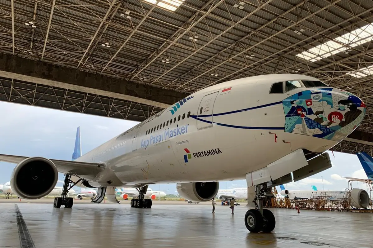 Garuda Indonesia kembali meluncurkan pesawat bermasker bermotif batik Tambal khas dari Yogyakarta