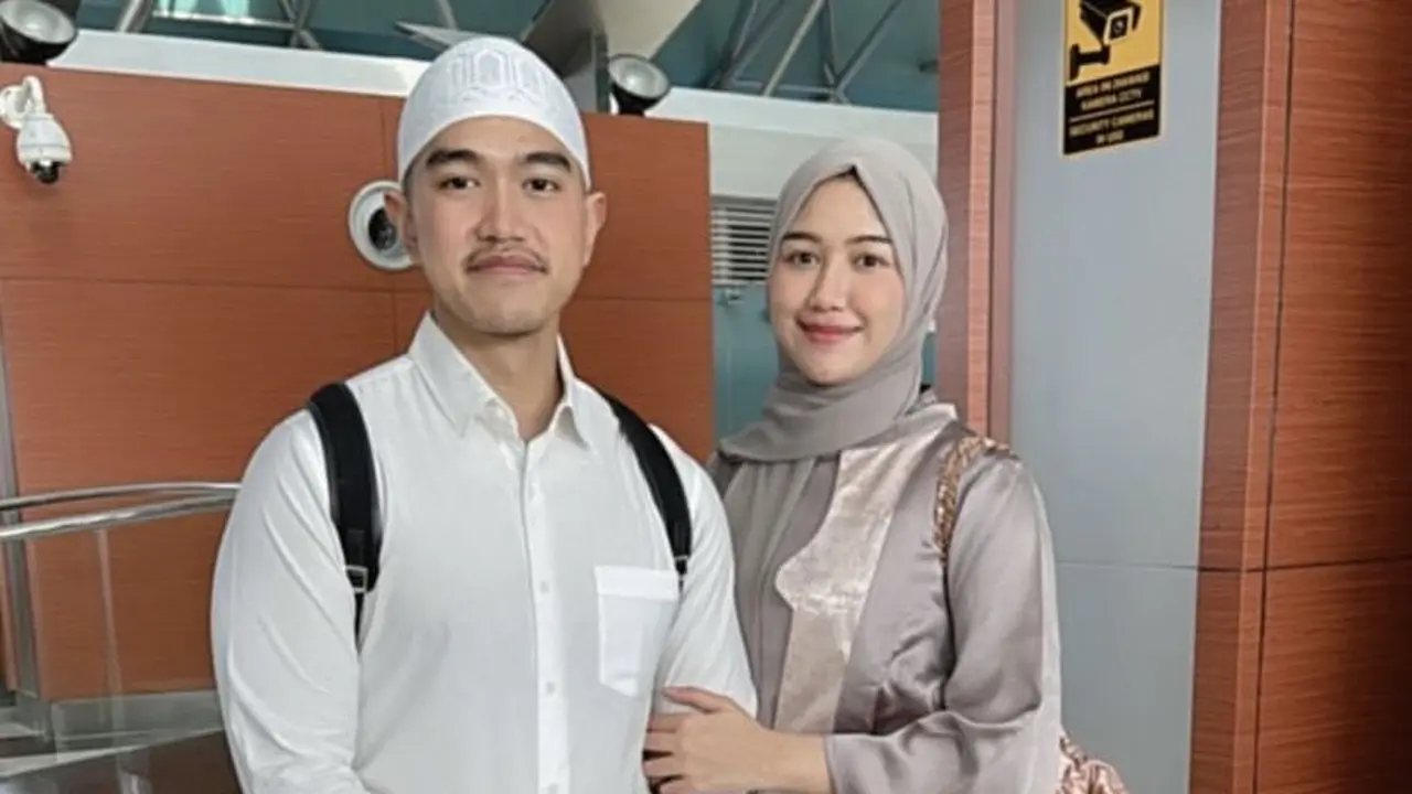 Penampilan Erina Gudono Saat Umrah Bersama Kaesang. [@erinagudono]