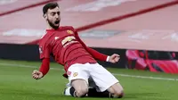 Bruno Fernandes - Sejak kedatangannya ke Old Trafford, pemain Timnas Portugal ini menjelma menjadi jendral di lini tengah Manchester United. Gelandang yang direkrut dari Sporting CP ini merupakan sosok pemain yg handal dalam mencetak gol dan piawai memberikan umpan. (Martin Rickett/Pool via AP)